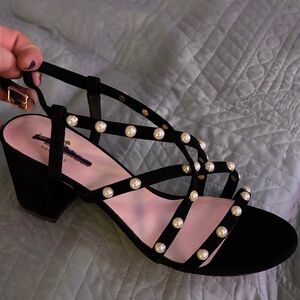 New never worn Kate Spade Black Sandals with Pearl Accents